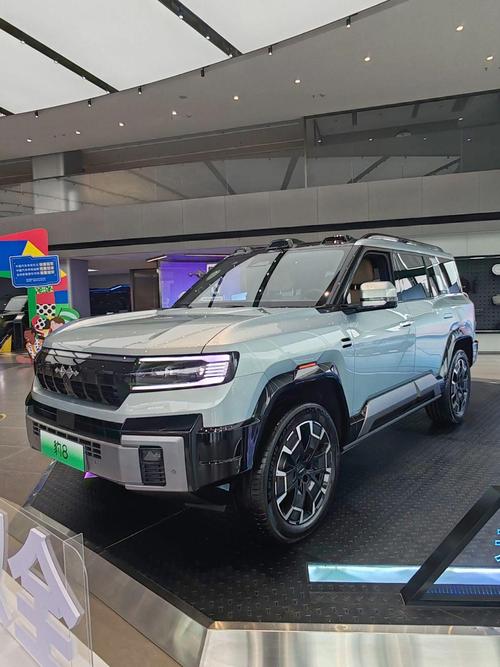 重庆208比亚迪方程豹硬派越野的爆款，英菲尼迪35周年与你共成长